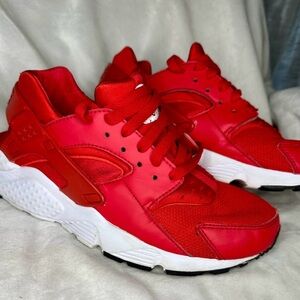 Nike Air Huarache Run Red, White Soles & Logo. Unisex Youth Size - 5.5Y
